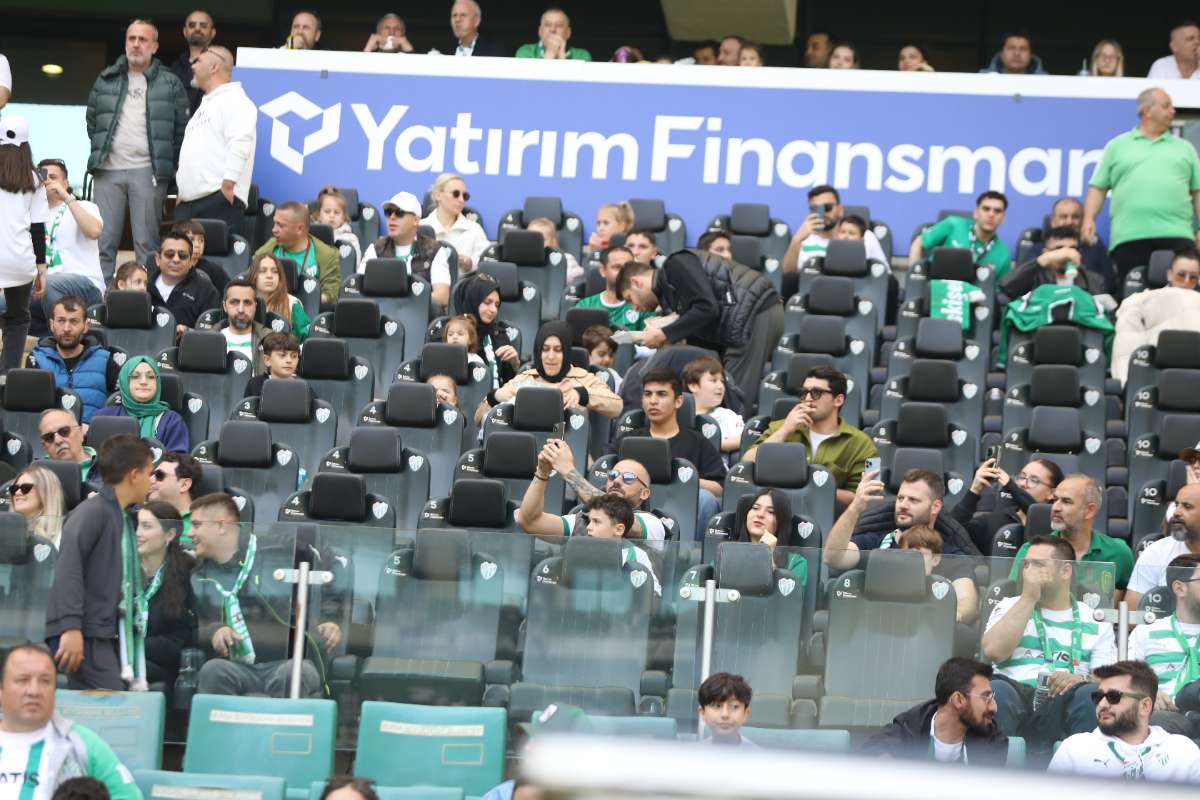 (FOTO GALERİ) BURSASPOR-BORNOVA FK TARAFTAR FOTOĞRAFLARI-1