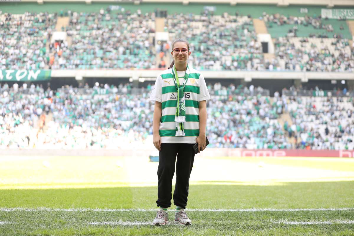 (FOTO GALERİ) BURSASPOR-BORNOVA FK TARAFTAR FOTOĞRAFLARI-1