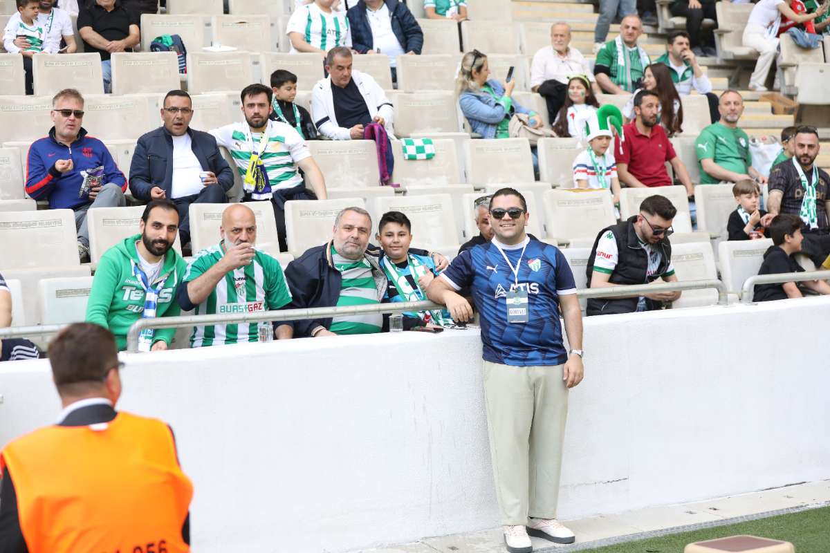 (FOTO GALERİ) BURSASPOR-BORNOVA FK TARAFTAR FOTOĞRAFLARI-1