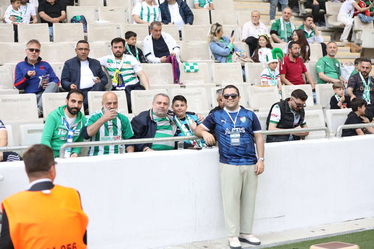 (FOTO GALERİ) BURSASPOR-BORNOVA FK TARAFTAR FOTOĞRAFLARI-1