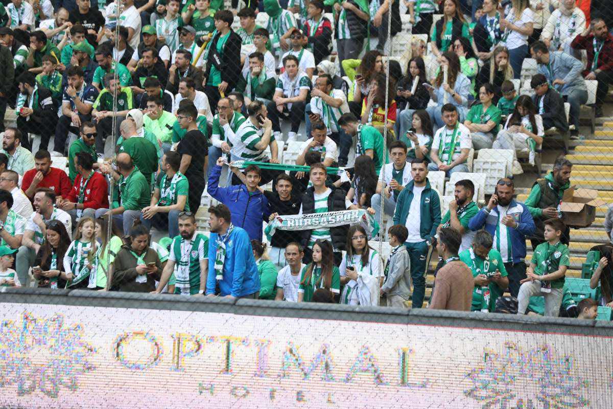 (FOTO GALERİ) BURSASPOR-BORNOVA FK TARAFTAR FOTOĞRAFLARI-1