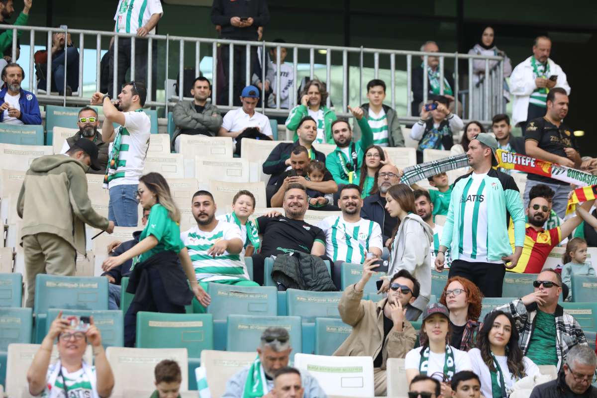 (FOTO GALERİ) BURSASPOR-BORNOVA FK TARAFTAR FOTOĞRAFLARI-1