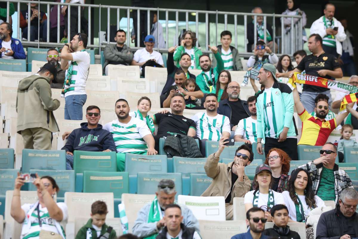 (FOTO GALERİ) BURSASPOR-BORNOVA FK TARAFTAR FOTOĞRAFLARI-1