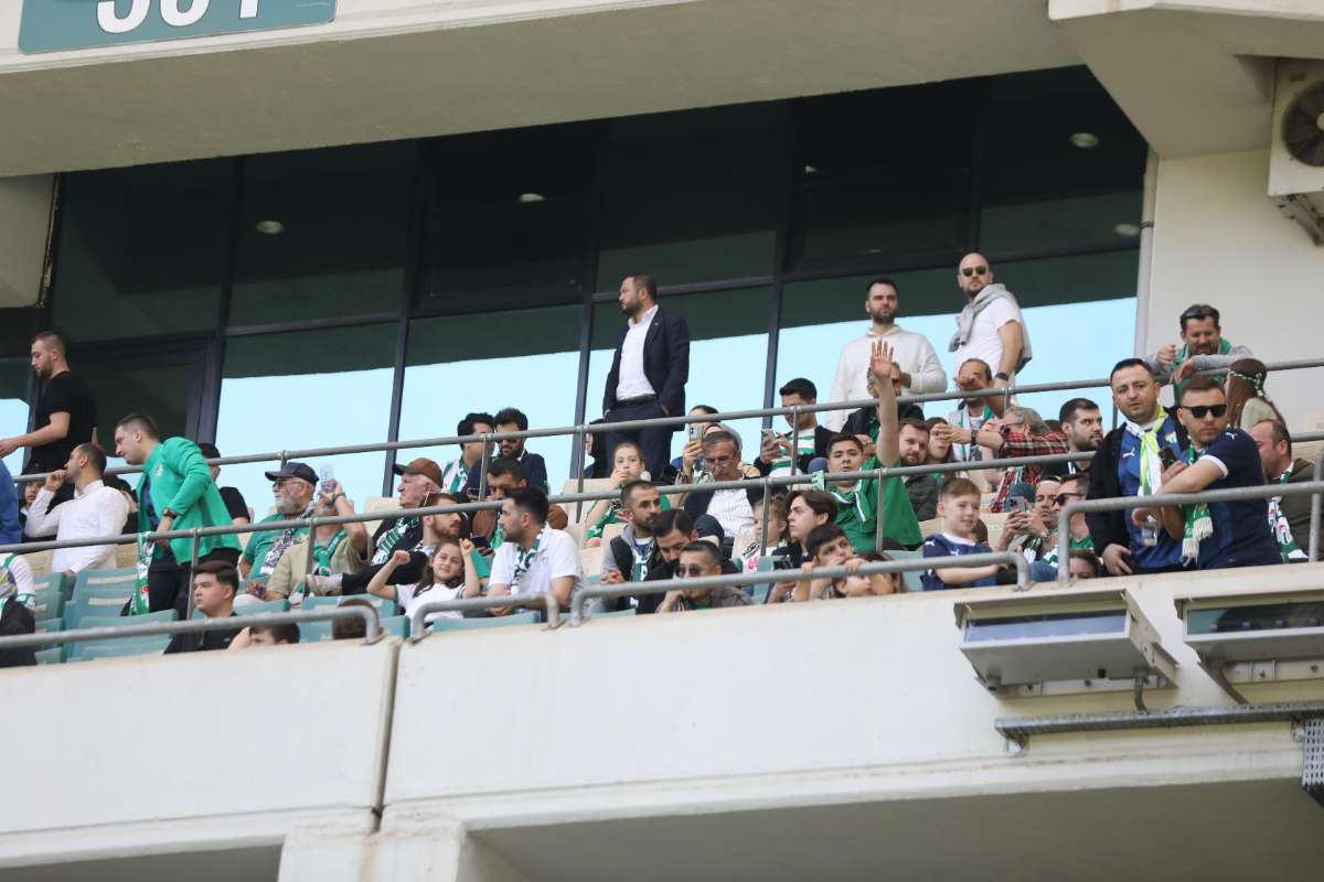 (FOTO GALERİ) BURSASPOR-BORNOVA FK TARAFTAR FOTOĞRAFLARI-1