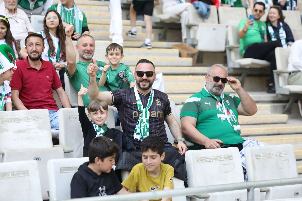 (FOTO GALERİ) BURSASPOR-BORNOVA FK TARAFTAR FOTOĞRAFLARI-1