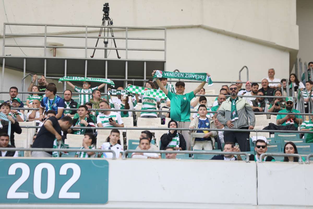 (FOTO GALERİ) BURSASPOR-BORNOVA FK TARAFTAR FOTOĞRAFLARI-1