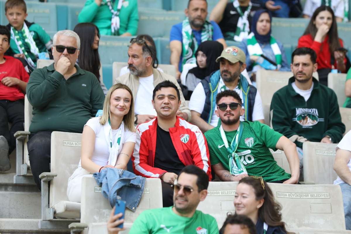 (FOTO GALERİ) BURSASPOR-BORNOVA FK TARAFTAR FOTOĞRAFLARI-1