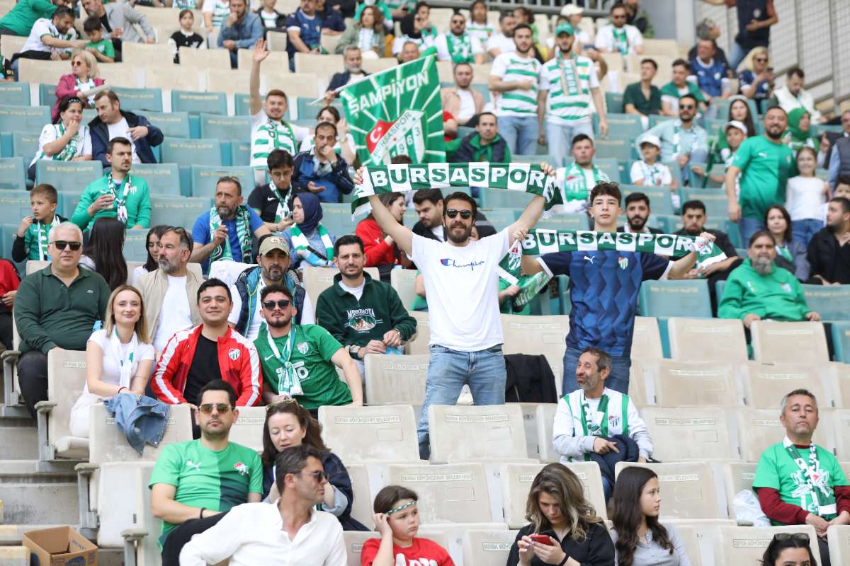 (FOTO GALERİ) BURSASPOR-BORNOVA FK TARAFTAR FOTOĞRAFLARI-1