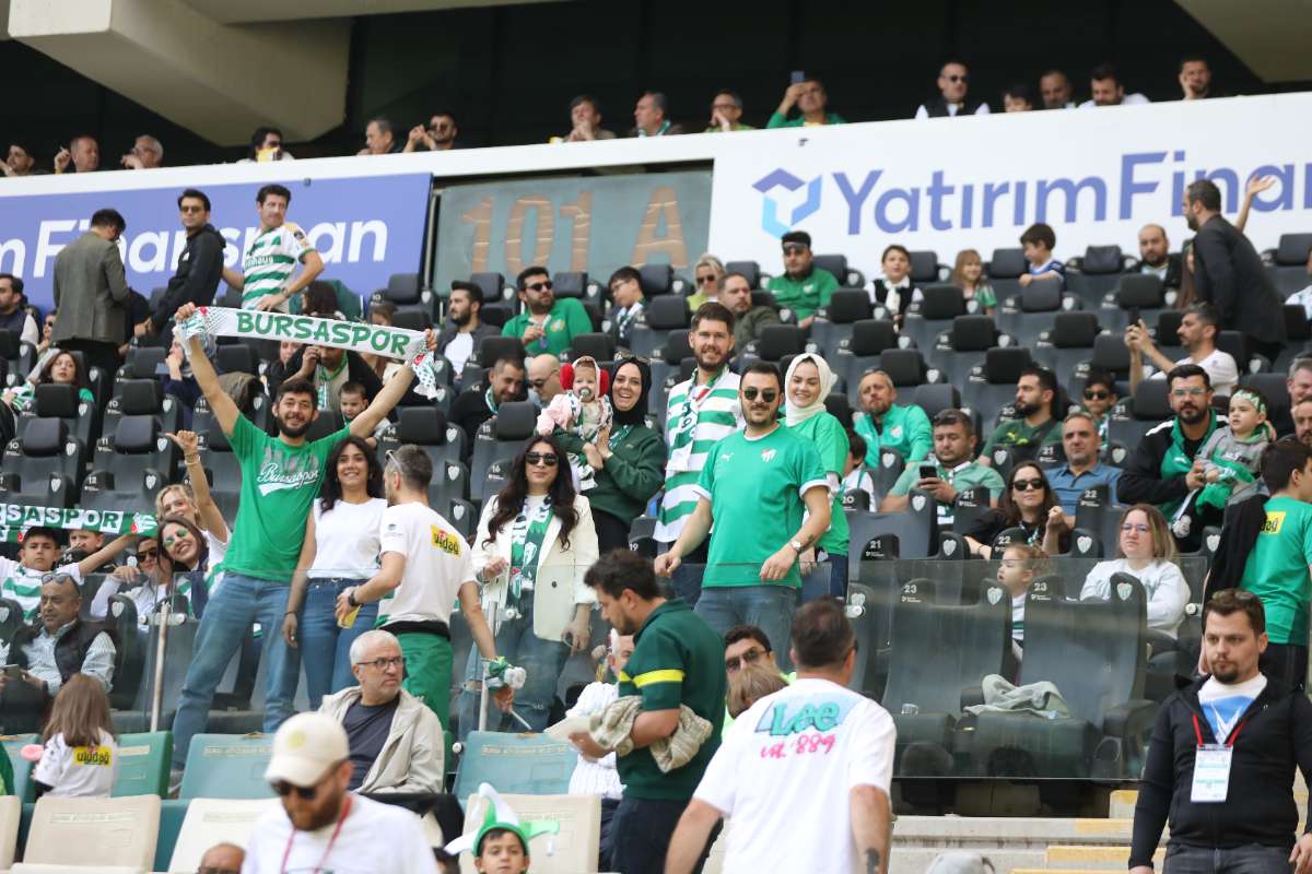 (FOTO GALERİ) BURSASPOR-BORNOVA FK TARAFTAR FOTOĞRAFLARI-1