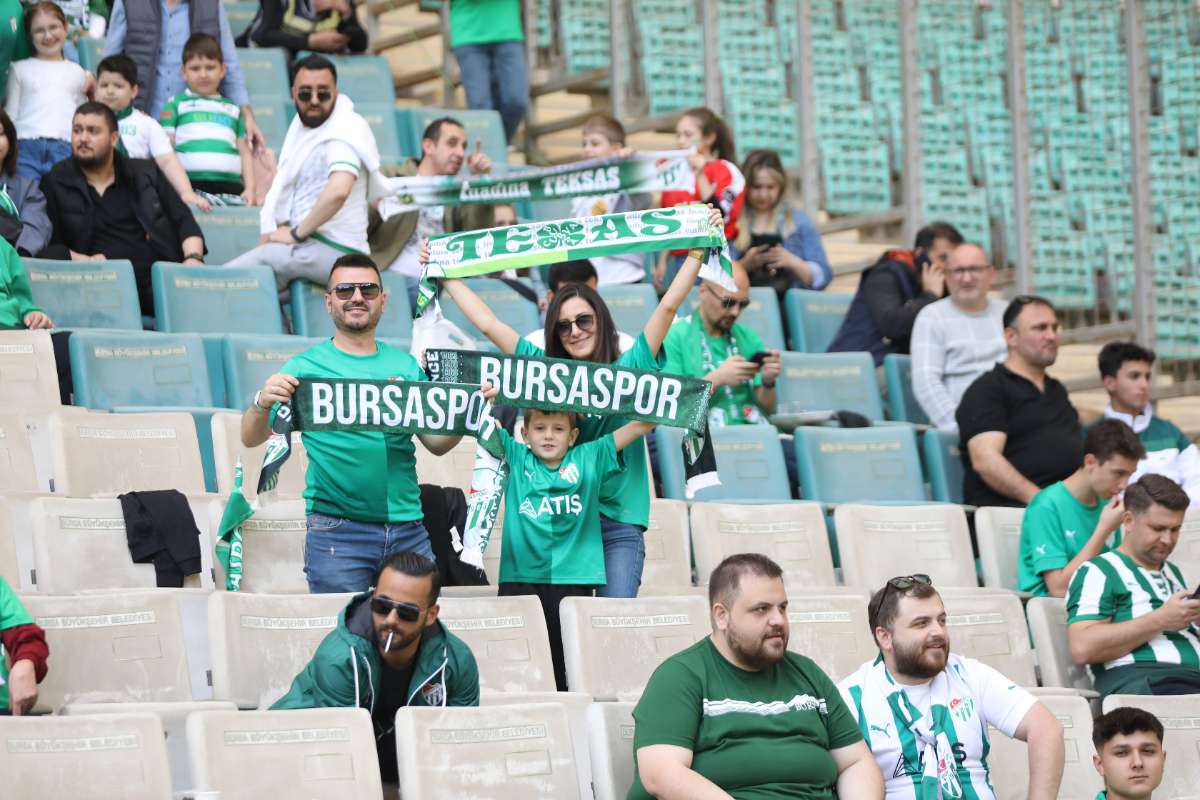 (FOTO GALERİ) BURSASPOR-BORNOVA FK TARAFTAR FOTOĞRAFLARI-1