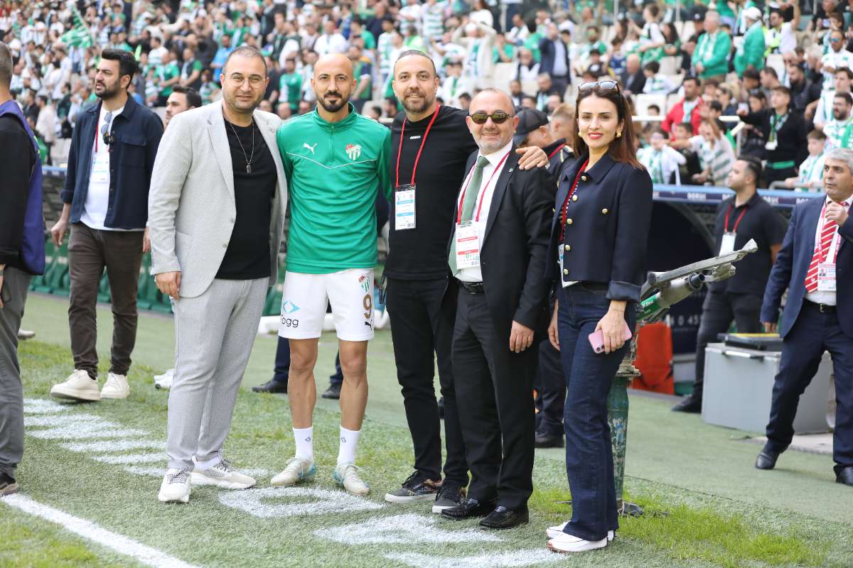 (FOTO GALERİ) BURSASPOR-BORNOVA FK TARAFTAR FOTOĞRAFLARI-2