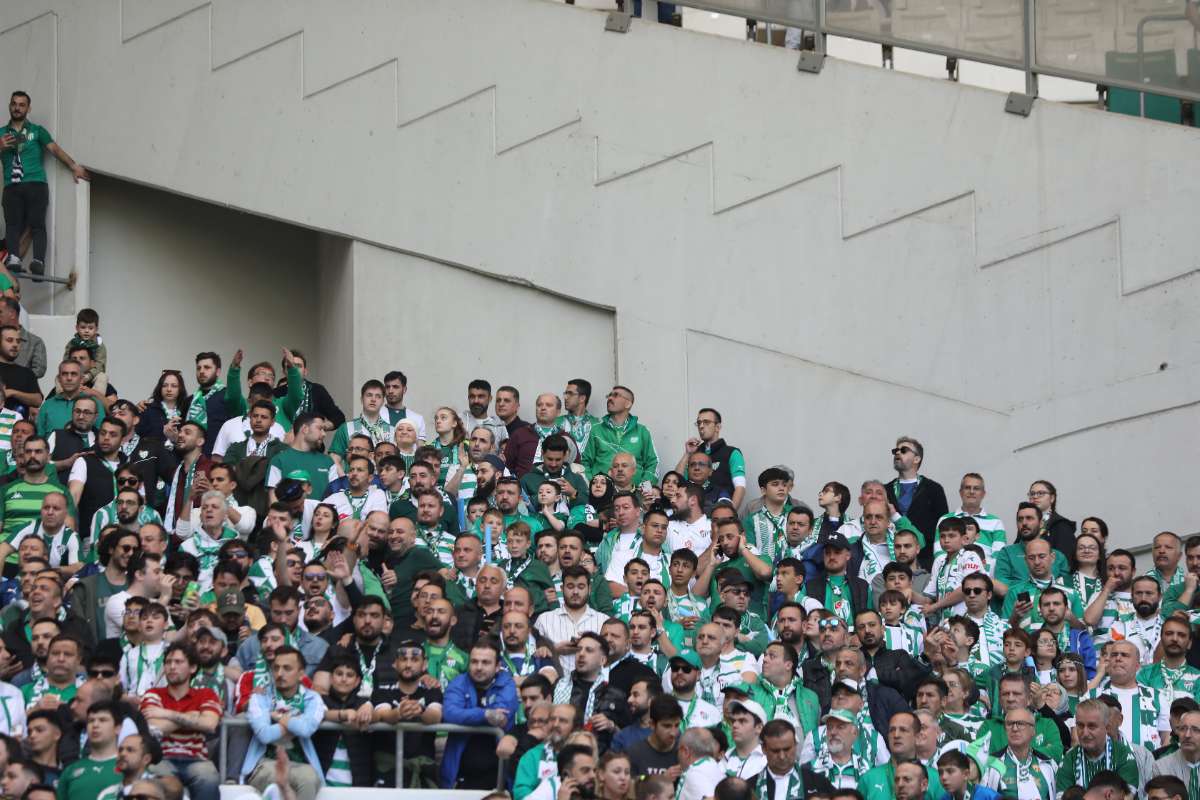 (FOTO GALERİ) BURSASPOR-BORNOVA FK TARAFTAR FOTOĞRAFLARI-2