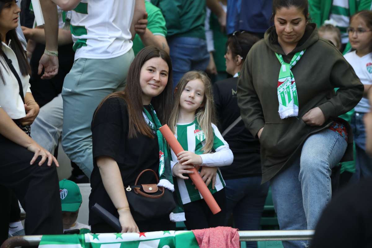 (FOTO GALERİ) BURSASPOR-BORNOVA FK TARAFTAR FOTOĞRAFLARI-2