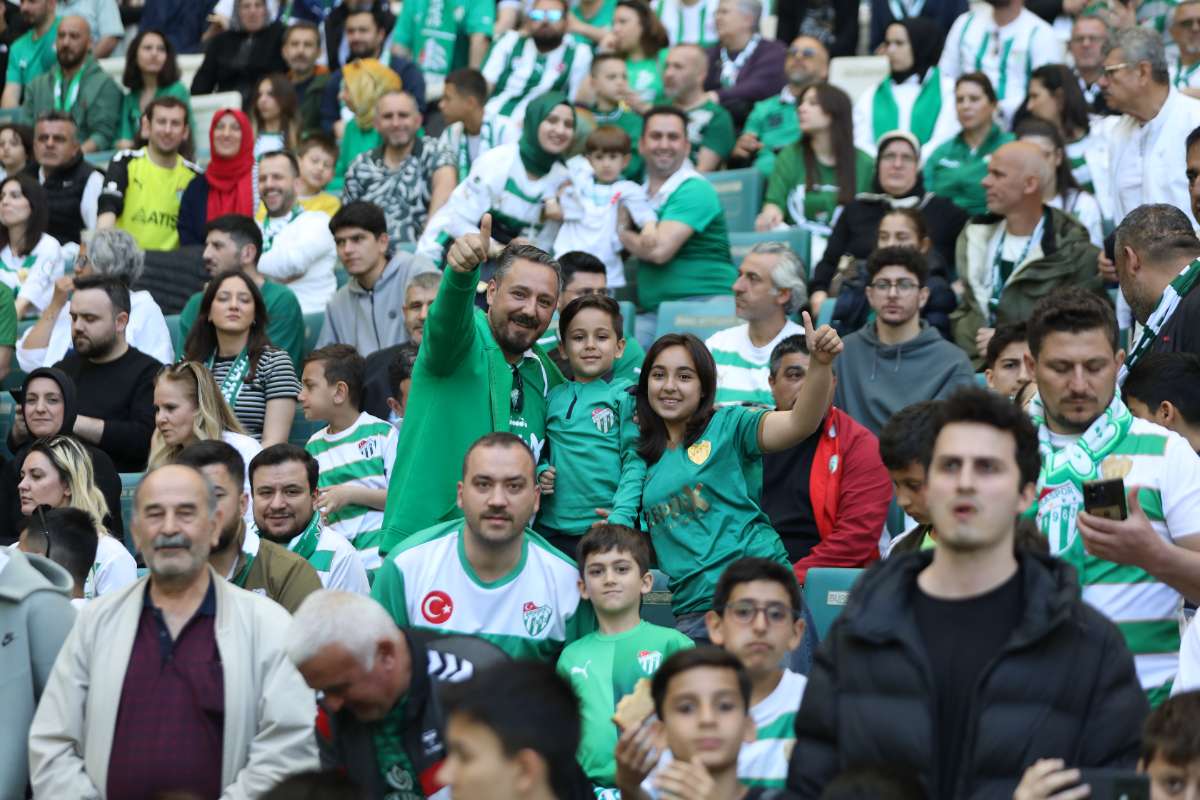 (FOTO GALERİ) BURSASPOR-BORNOVA FK TARAFTAR FOTOĞRAFLARI-2
