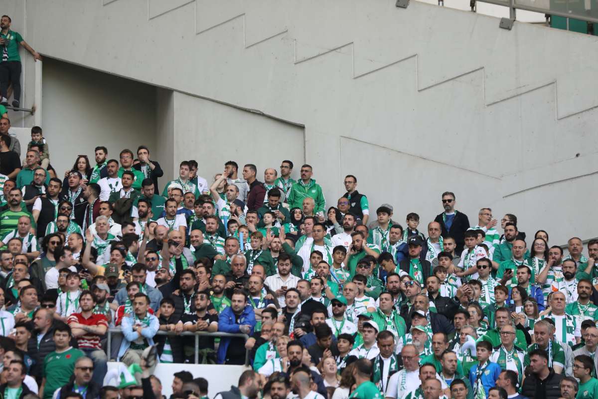 (FOTO GALERİ) BURSASPOR-BORNOVA FK TARAFTAR FOTOĞRAFLARI-2