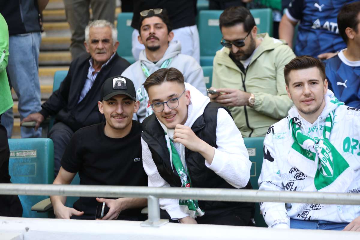 (FOTO GALERİ) BURSASPOR-BORNOVA FK TARAFTAR FOTOĞRAFLARI-2