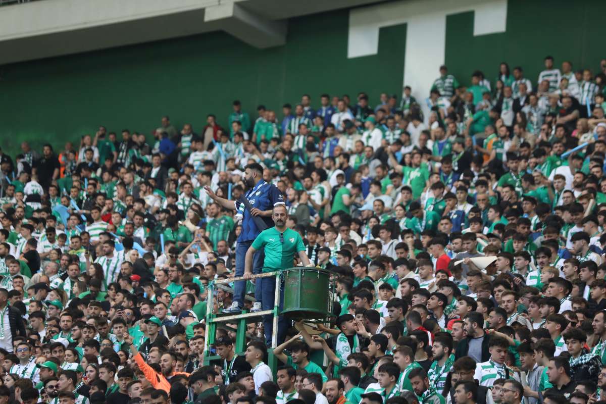 (FOTO GALERİ) BURSASPOR-BORNOVA FK TARAFTAR FOTOĞRAFLARI-2