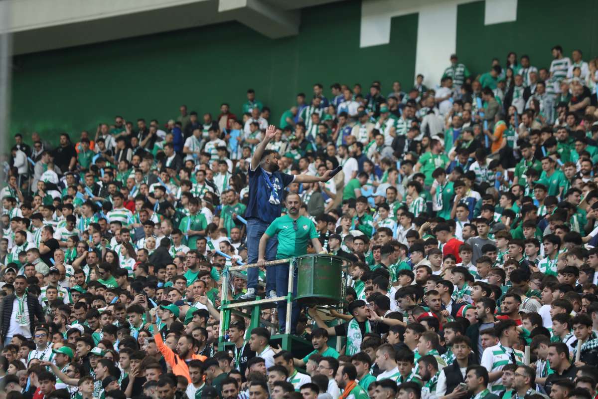 (FOTO GALERİ) BURSASPOR-BORNOVA FK TARAFTAR FOTOĞRAFLARI-2