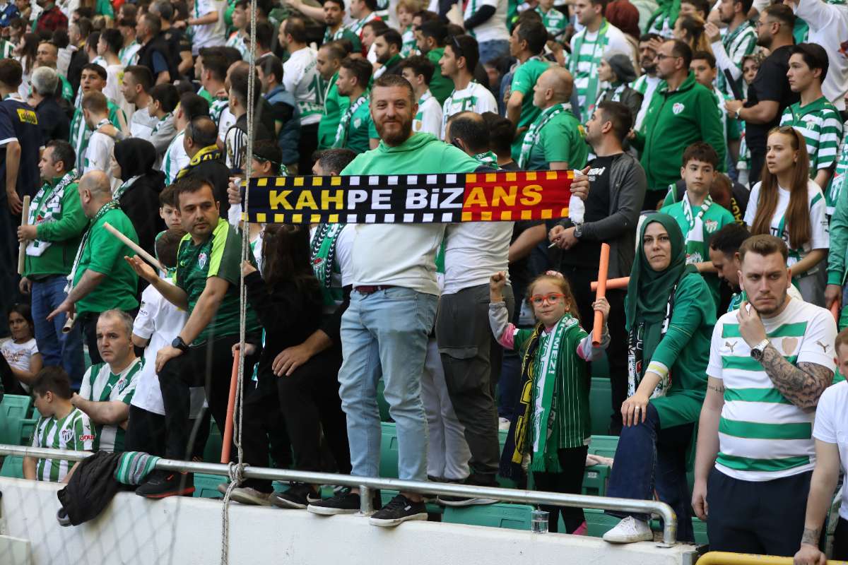 (FOTO GALERİ) BURSASPOR-BORNOVA FK TARAFTAR FOTOĞRAFLARI-2
