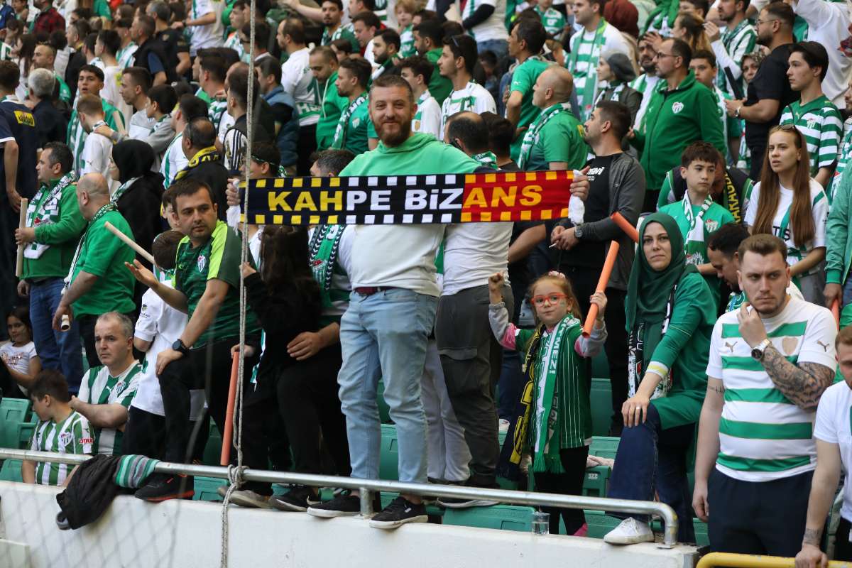 (FOTO GALERİ) BURSASPOR-BORNOVA FK TARAFTAR FOTOĞRAFLARI-2