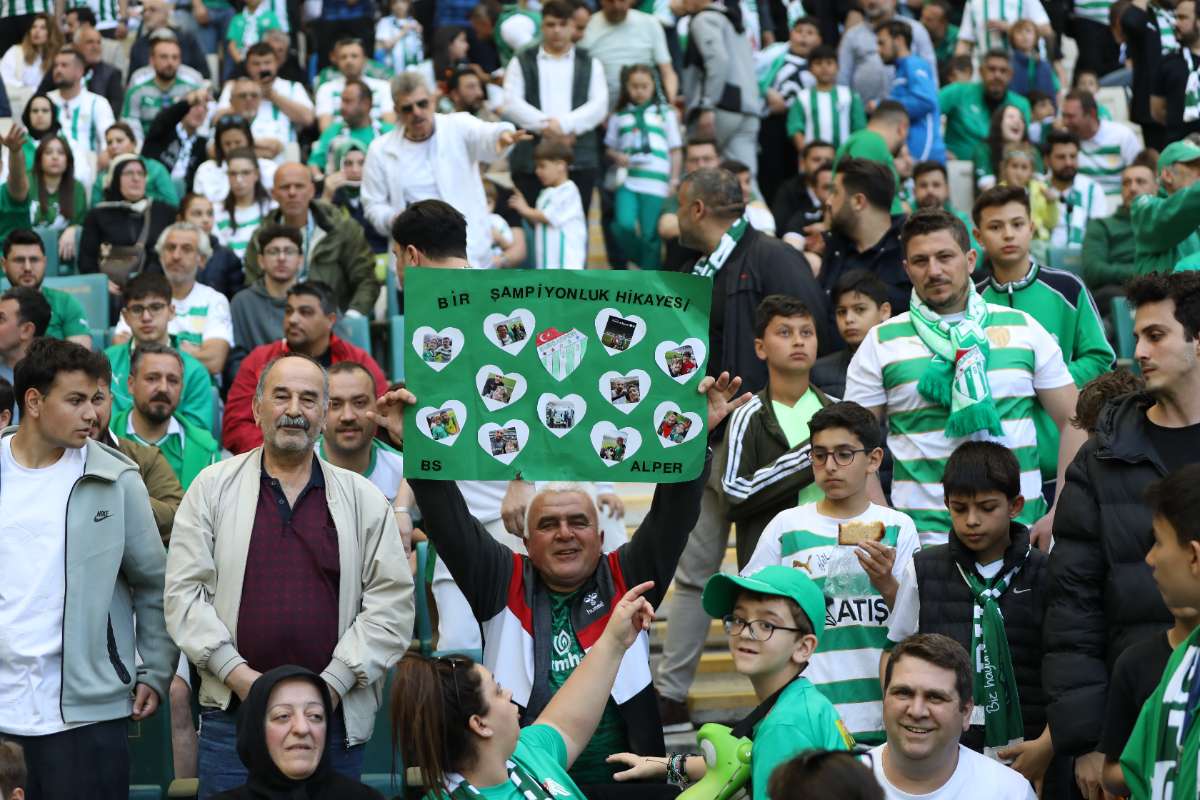 (FOTO GALERİ) BURSASPOR-BORNOVA FK TARAFTAR FOTOĞRAFLARI-2