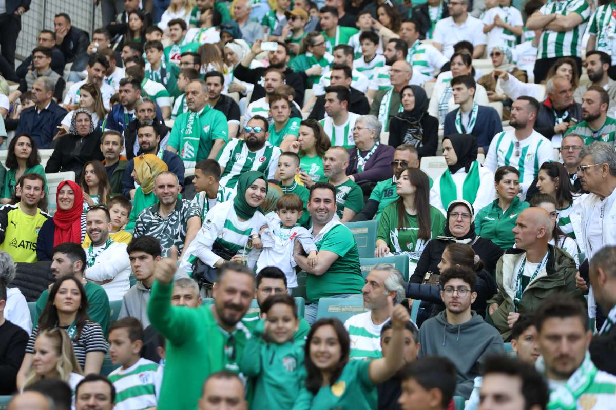 (FOTO GALERİ) BURSASPOR-BORNOVA FK TARAFTAR FOTOĞRAFLARI-2