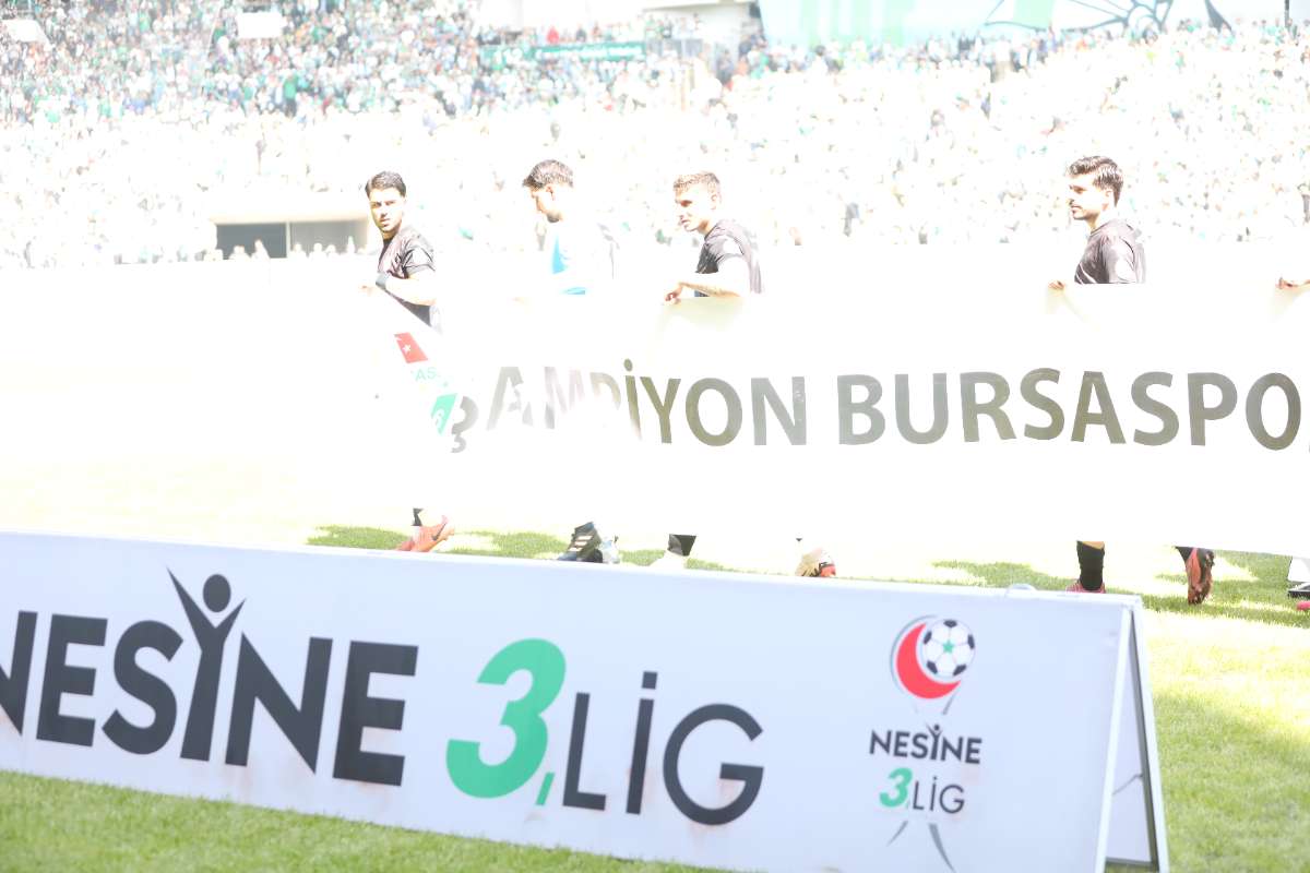 (FOTO GALERİ) BURSASPOR-BORNOVA FK TARAFTAR FOTOĞRAFLARI-2