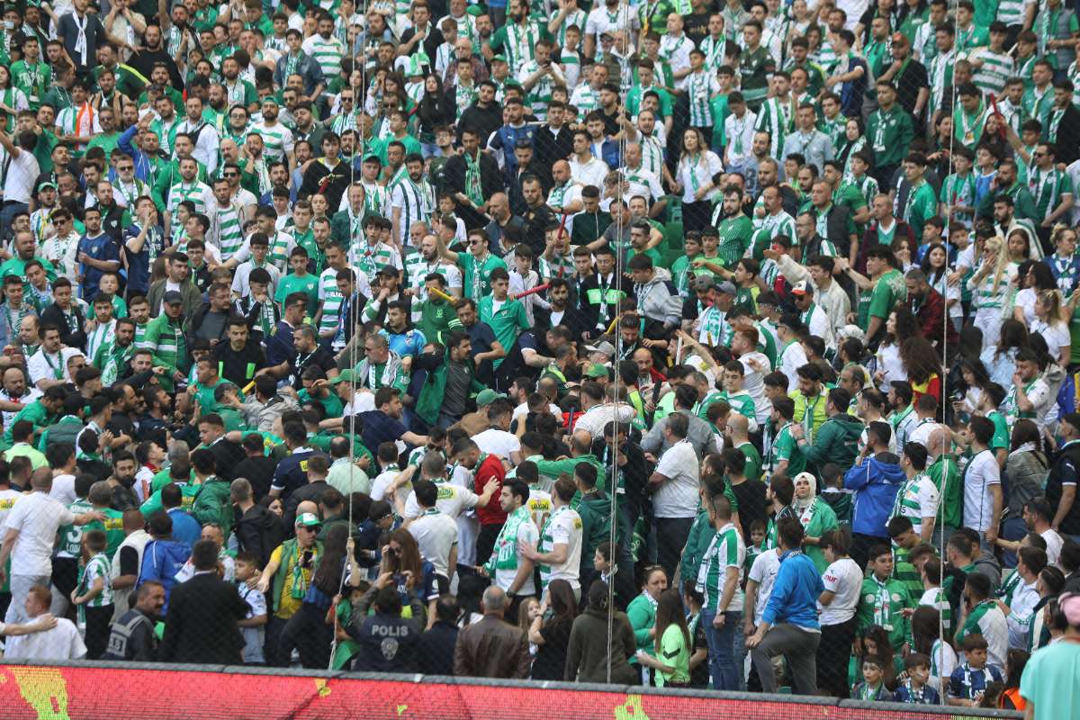 (FOTO GALERİ) BURSASPOR-BORNOVA FK TARAFTAR FOTOĞRAFLARI-2