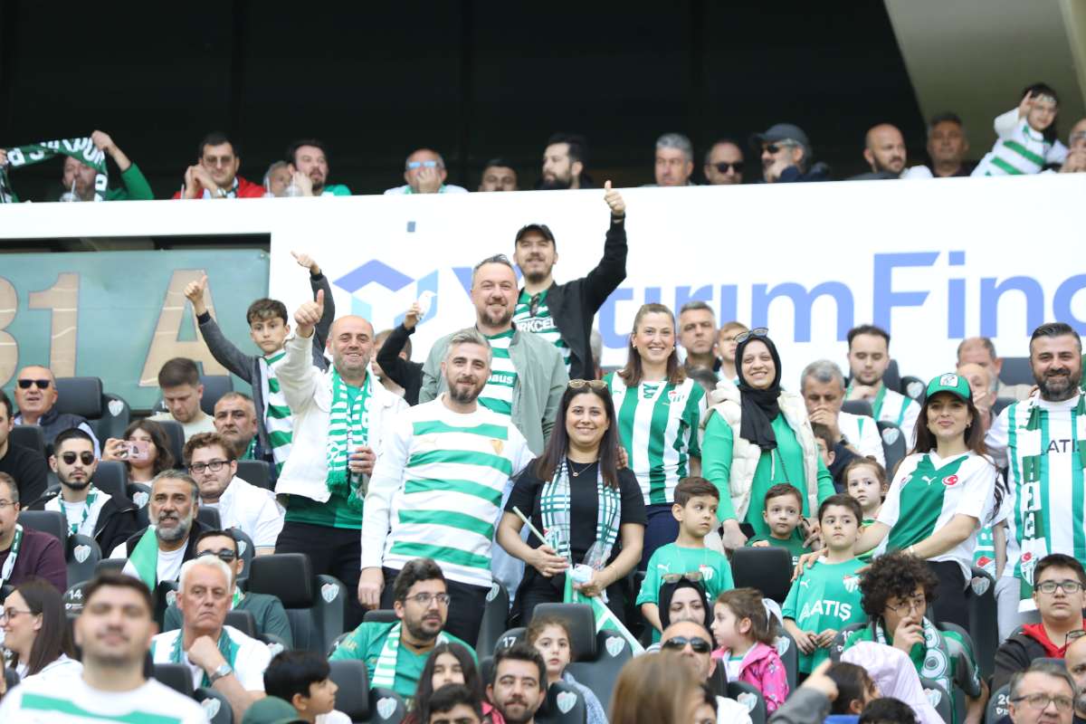 (FOTO GALERİ) BURSASPOR-BORNOVA FK TARAFTAR FOTOĞRAFLARI-2