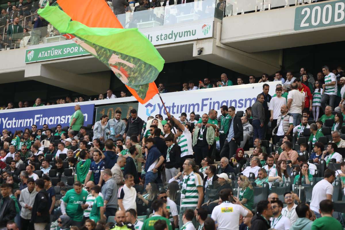 (FOTO GALERİ) BURSASPOR-BORNOVA FK TARAFTAR FOTOĞRAFLARI-2