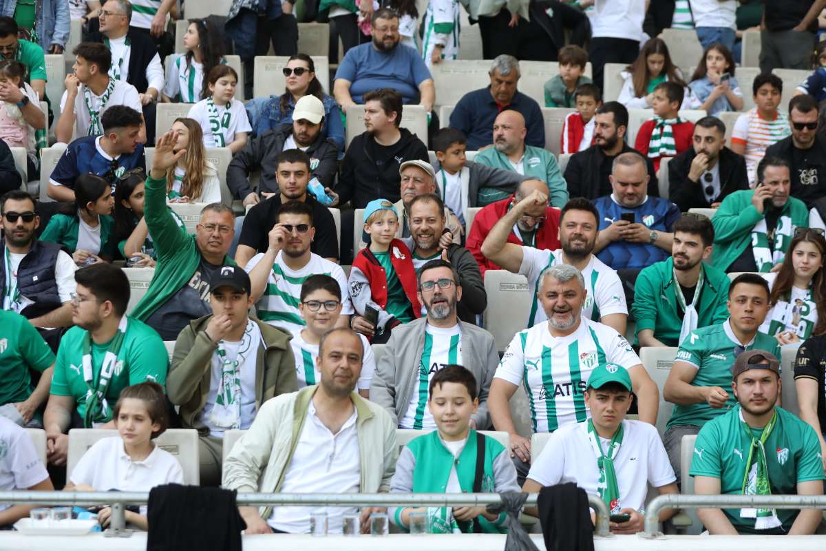 (FOTO GALERİ) BURSASPOR-BORNOVA FK TARAFTAR FOTOĞRAFLARI-2