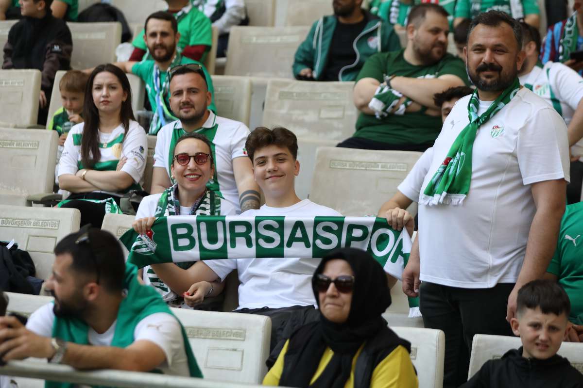(FOTO GALERİ) BURSASPOR-BORNOVA FK TARAFTAR FOTOĞRAFLARI-2