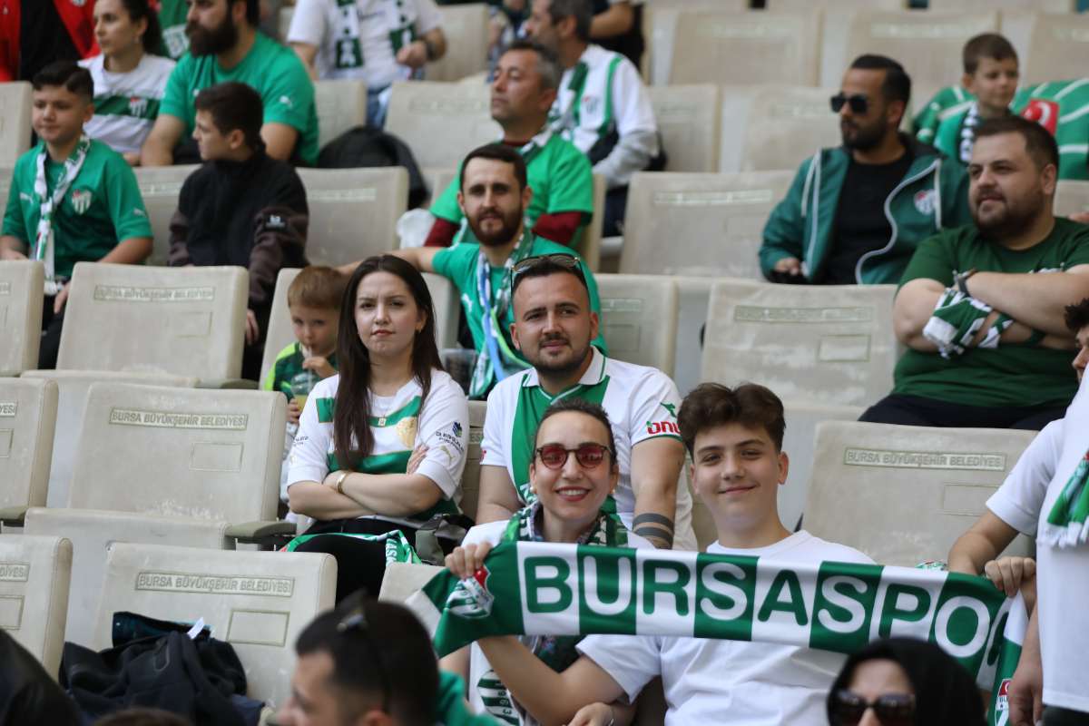 (FOTO GALERİ) BURSASPOR-BORNOVA FK TARAFTAR FOTOĞRAFLARI-2
