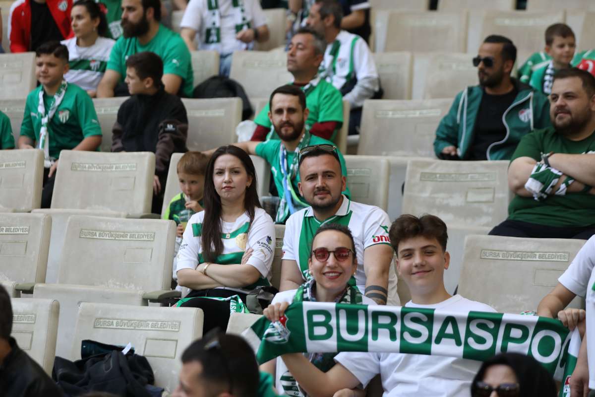 (FOTO GALERİ) BURSASPOR-BORNOVA FK TARAFTAR FOTOĞRAFLARI-2