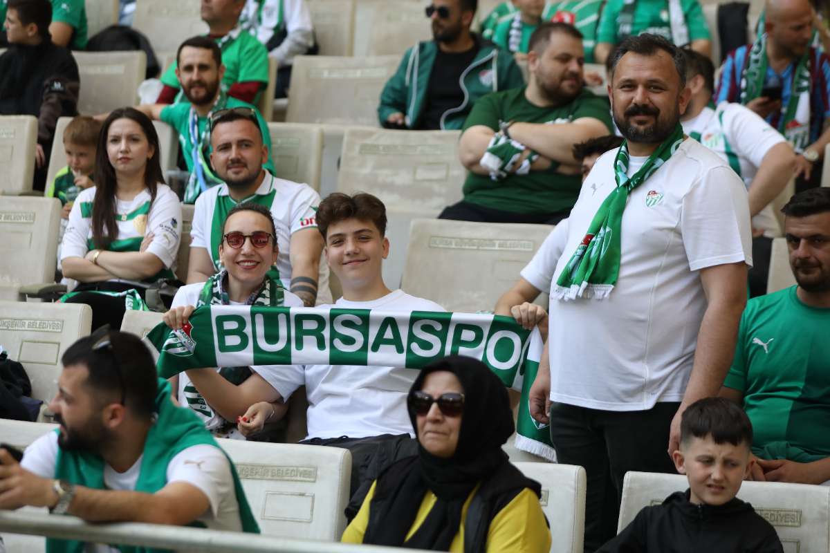 (FOTO GALERİ) BURSASPOR-BORNOVA FK TARAFTAR FOTOĞRAFLARI-2