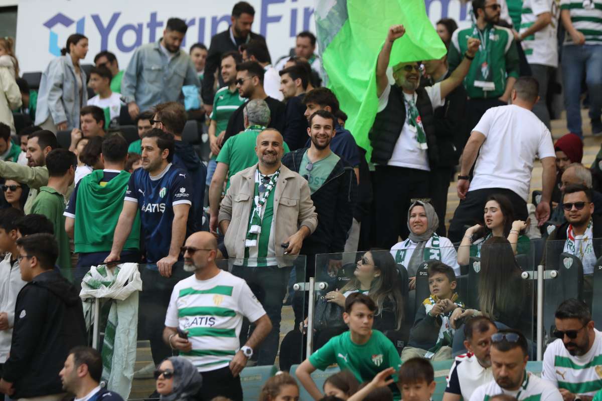 (FOTO GALERİ) BURSASPOR-BORNOVA FK TARAFTAR FOTOĞRAFLARI-2