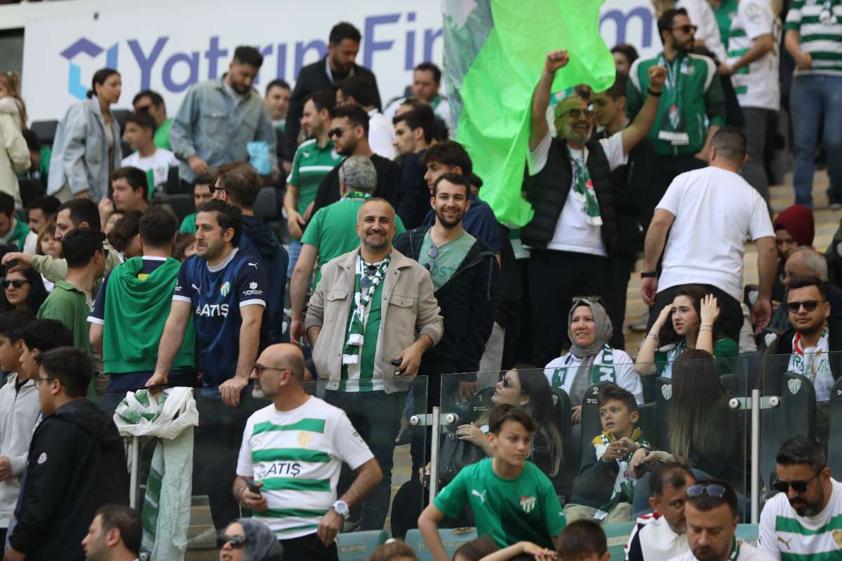 (FOTO GALERİ) BURSASPOR-BORNOVA FK TARAFTAR FOTOĞRAFLARI-2