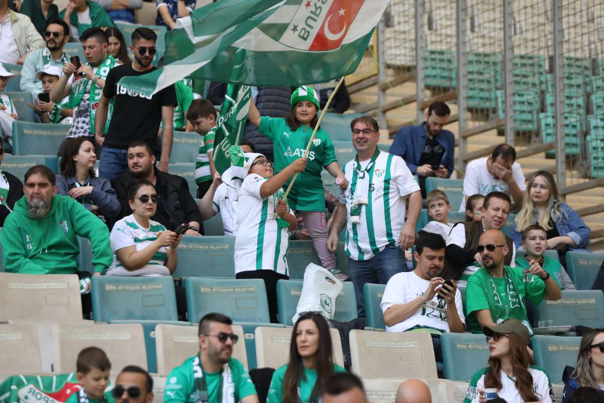 (FOTO GALERİ) BURSASPOR-BORNOVA FK TARAFTAR FOTOĞRAFLARI-2