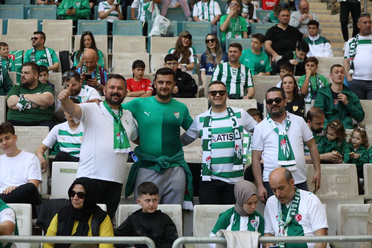 (FOTO GALERİ) BURSASPOR-BORNOVA FK TARAFTAR FOTOĞRAFLARI-2