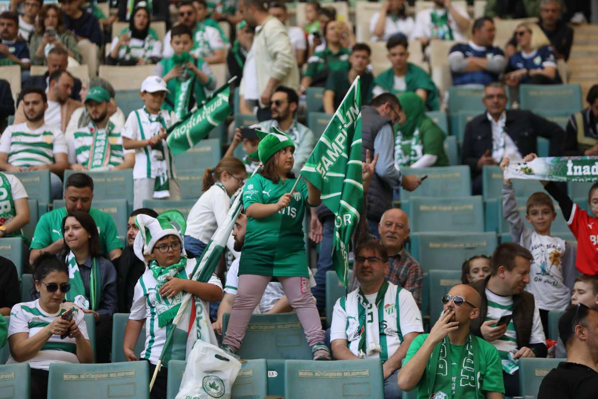 (FOTO GALERİ) BURSASPOR-BORNOVA FK TARAFTAR FOTOĞRAFLARI-2