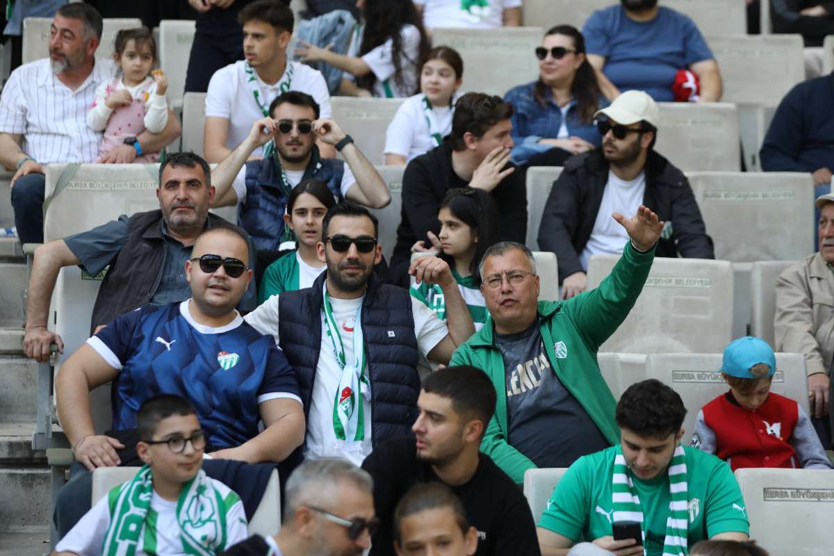 (FOTO GALERİ) BURSASPOR-BORNOVA FK TARAFTAR FOTOĞRAFLARI-2