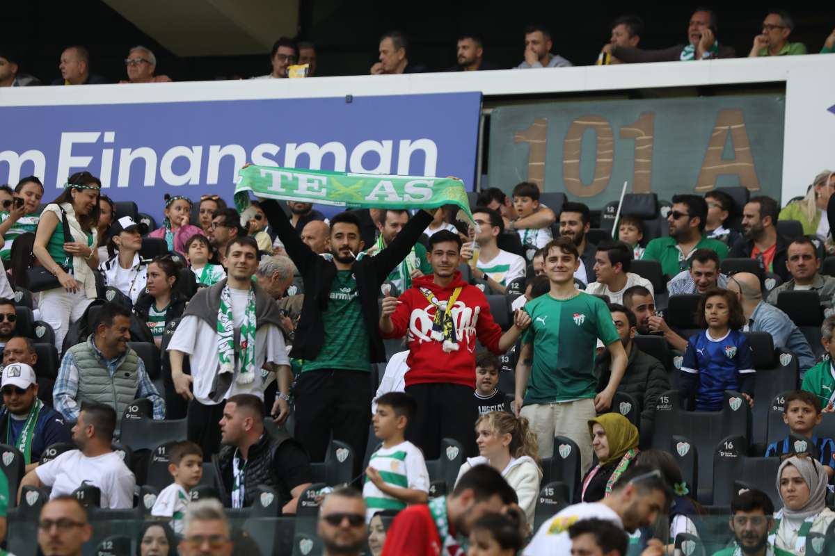 (FOTO GALERİ) BURSASPOR-BORNOVA FK TARAFTAR FOTOĞRAFLARI-2