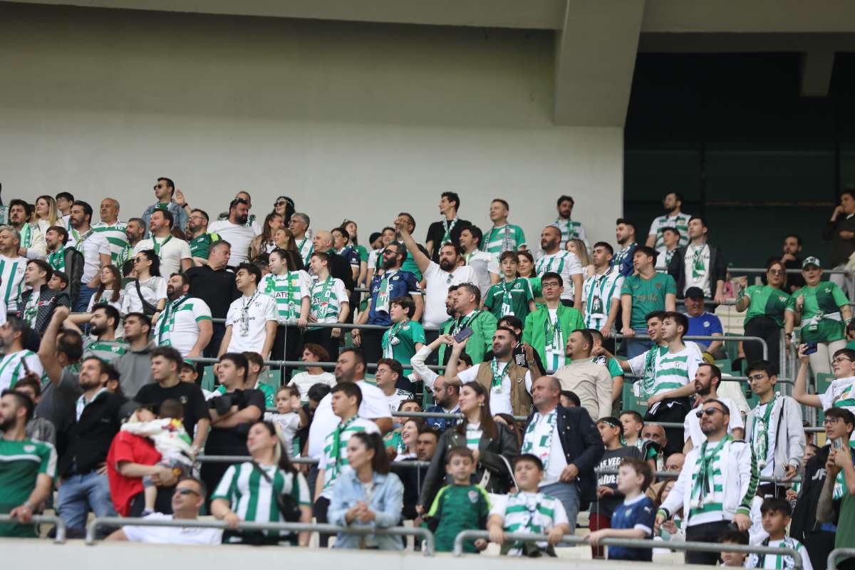 (FOTO GALERİ) BURSASPOR-BORNOVA FK TARAFTAR FOTOĞRAFLARI-2