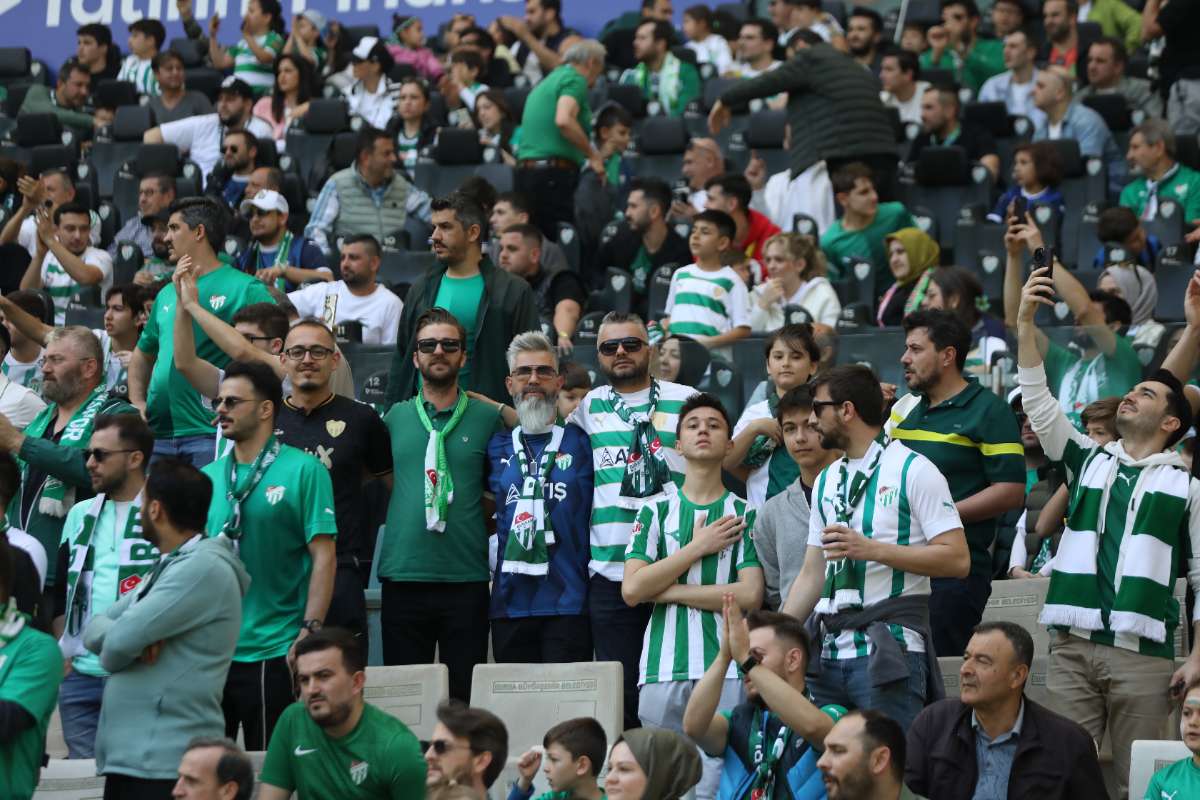 (FOTO GALERİ) BURSASPOR-BORNOVA FK TARAFTAR FOTOĞRAFLARI-2