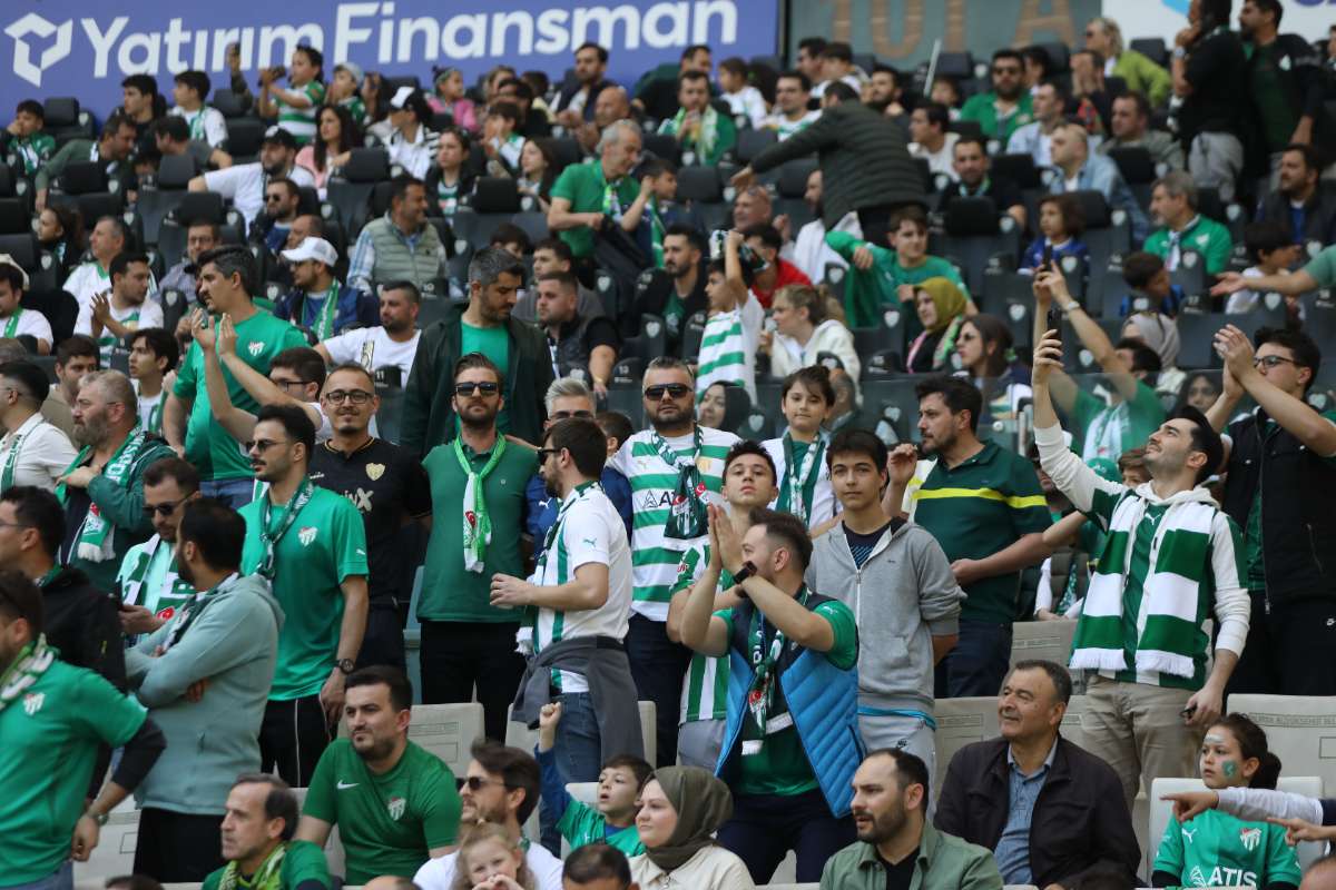 (FOTO GALERİ) BURSASPOR-BORNOVA FK TARAFTAR FOTOĞRAFLARI-2