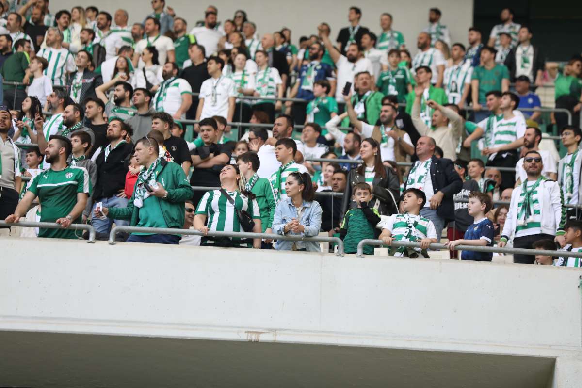(FOTO GALERİ) BURSASPOR-BORNOVA FK TARAFTAR FOTOĞRAFLARI-2