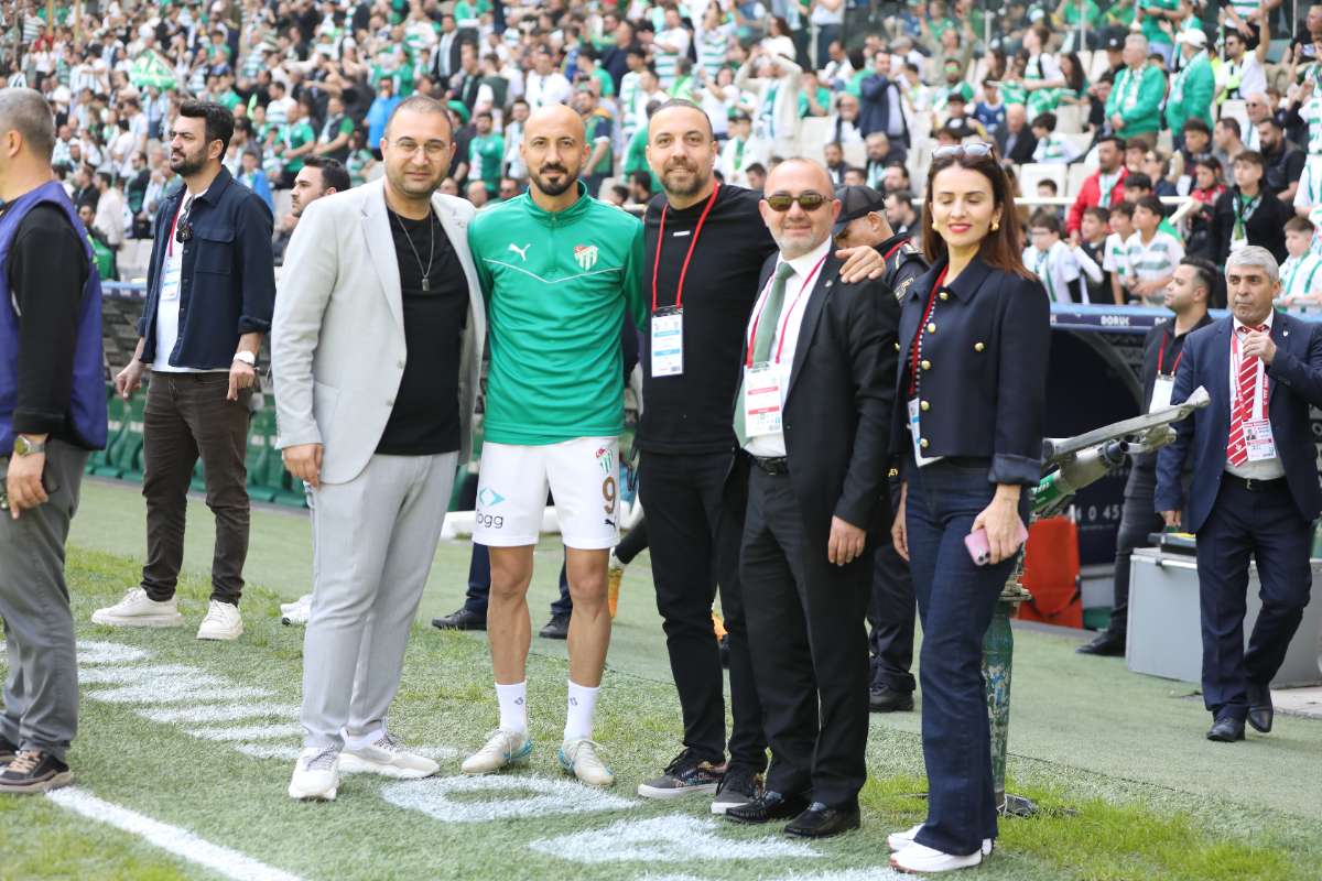 (FOTO GALERİ) BURSASPOR-BORNOVA FK TARAFTAR FOTOĞRAFLARI-2