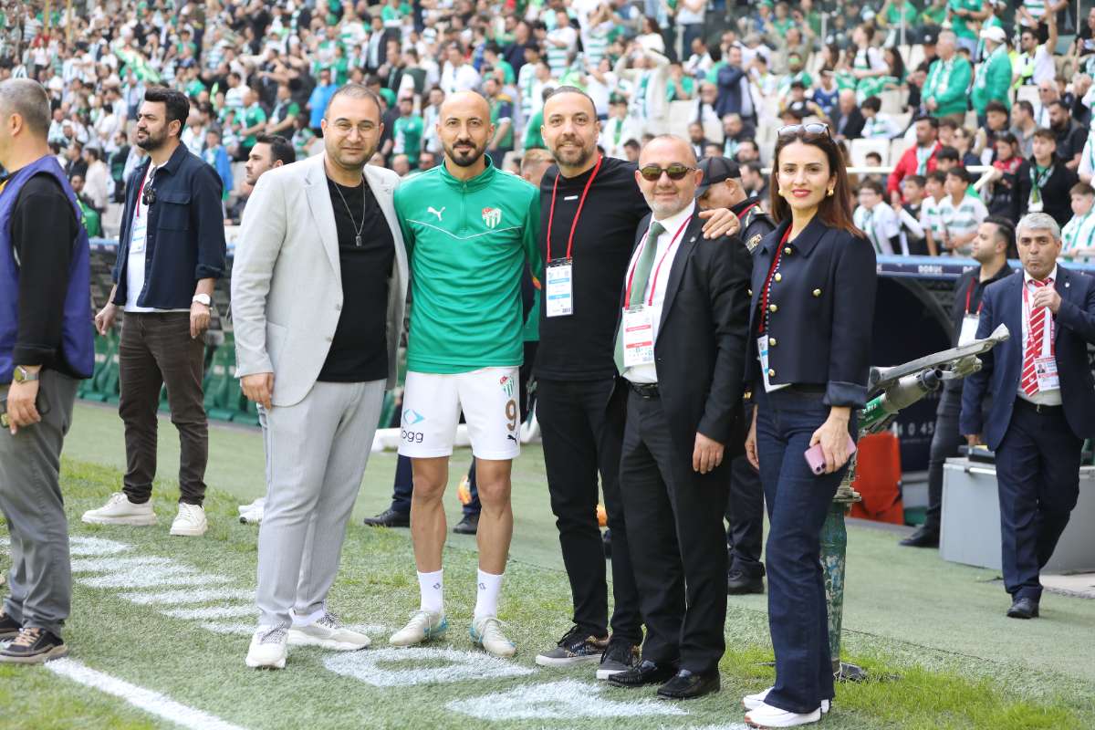 (FOTO GALERİ) BURSASPOR-BORNOVA FK TARAFTAR FOTOĞRAFLARI-2