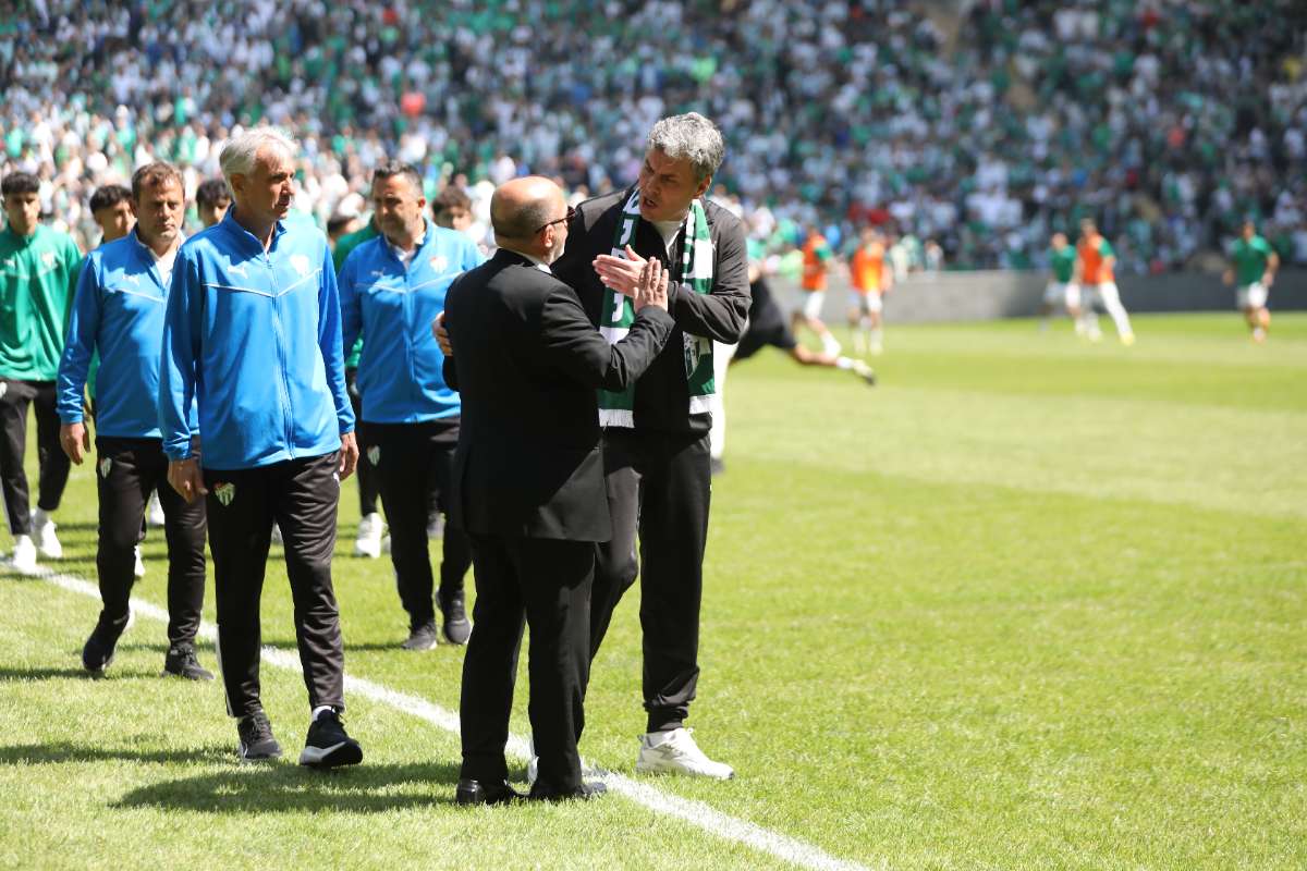 (FOTO GALERİ) BURSASPOR-BORNOVA FK TARAFTAR FOTOĞRAFLARI-2