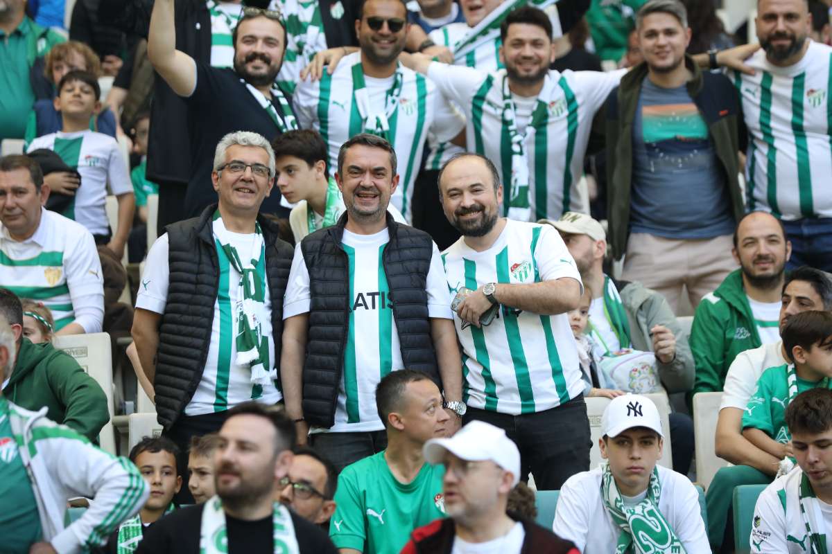(FOTO GALERİ) BURSASPOR-BORNOVA FK TARAFTAR FOTOĞRAFLARI-2